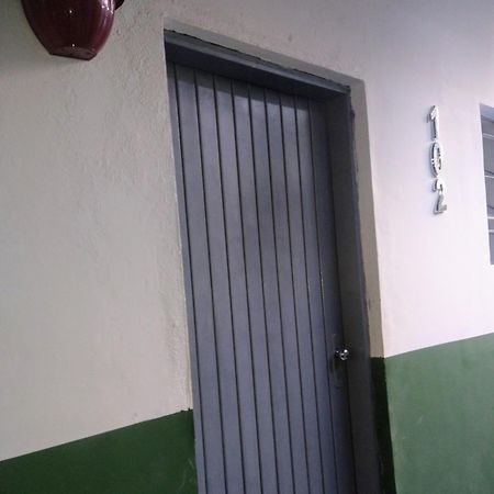 Hospedagem Primeira Quadra Da Praia Прая Гранде Екстериор снимка