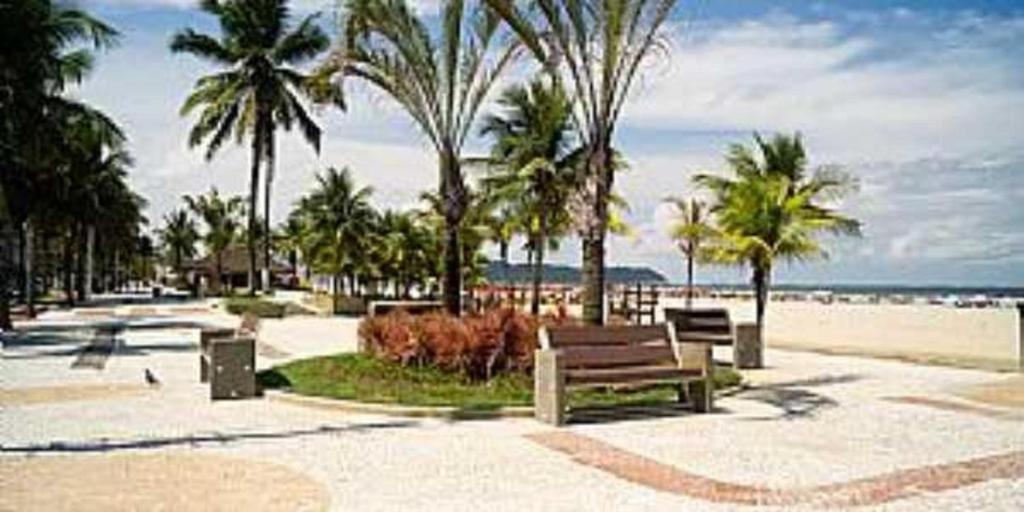 Hospedagem Primeira Quadra Da Praia Прая Гранде Екстериор снимка